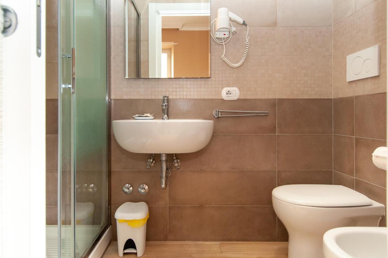 Guest house Domus Porta Angelica 3*
